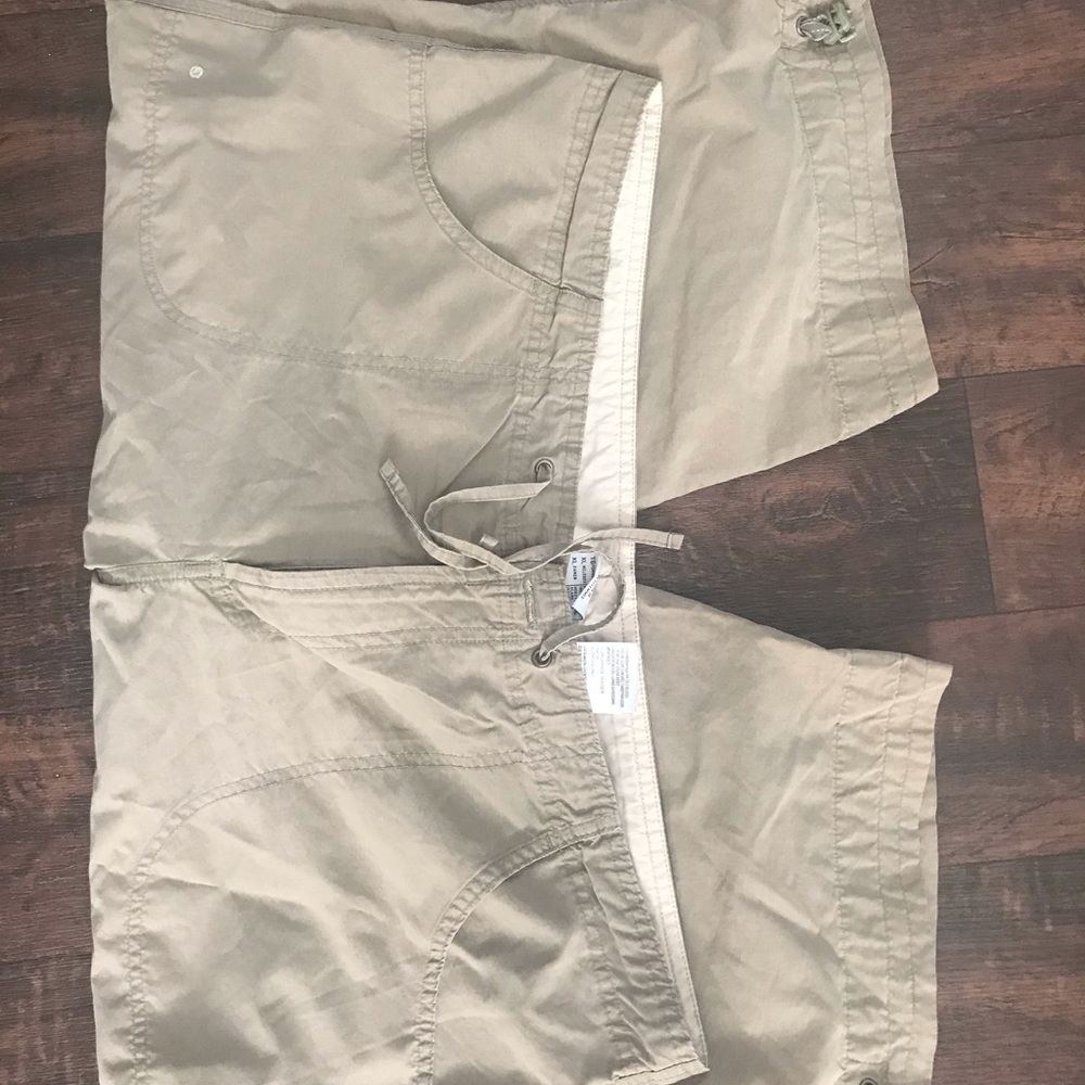 Women’s Columbia capris
